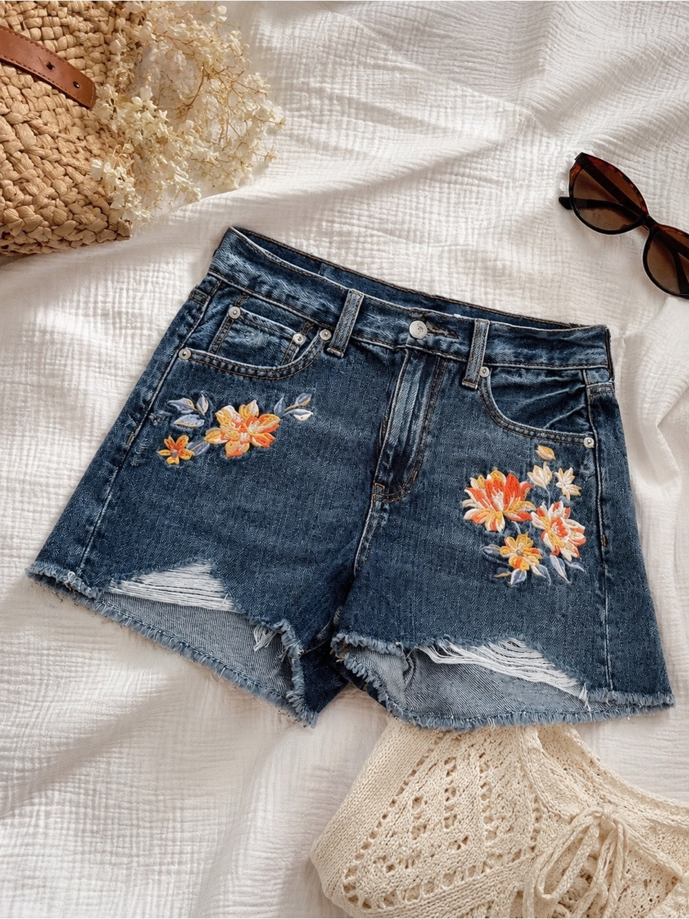 American Eagle Jean Mom Short Floral Cotton Denim